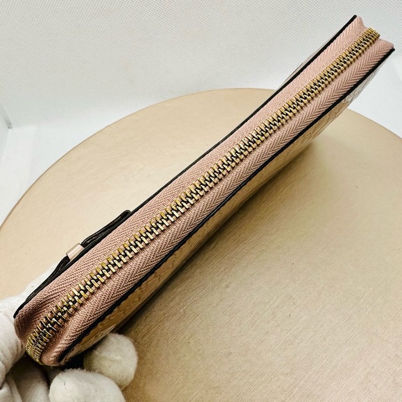 EUC Gucci Microguccissima Metallic Rose Gold Patent Leather Zip Around Wallet - Picture 11 of 17